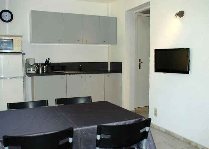 מלון L'orangeraie 3*